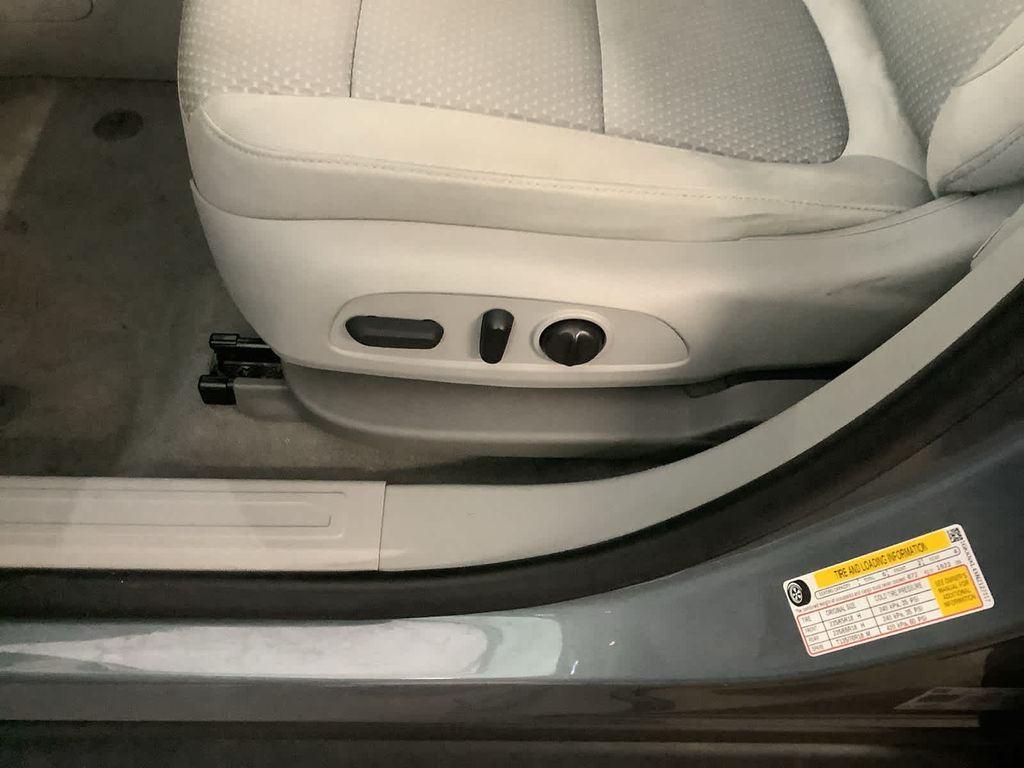 2022 Gmc Acadia SLE photo 23