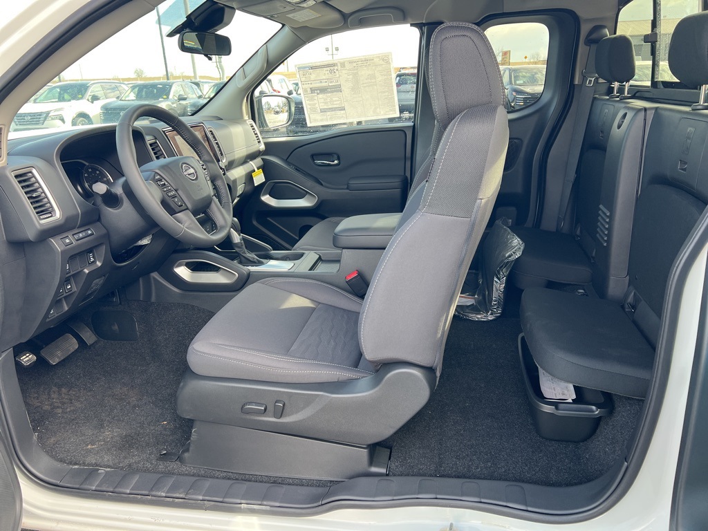 2024 Nissan Frontier SV photo 10