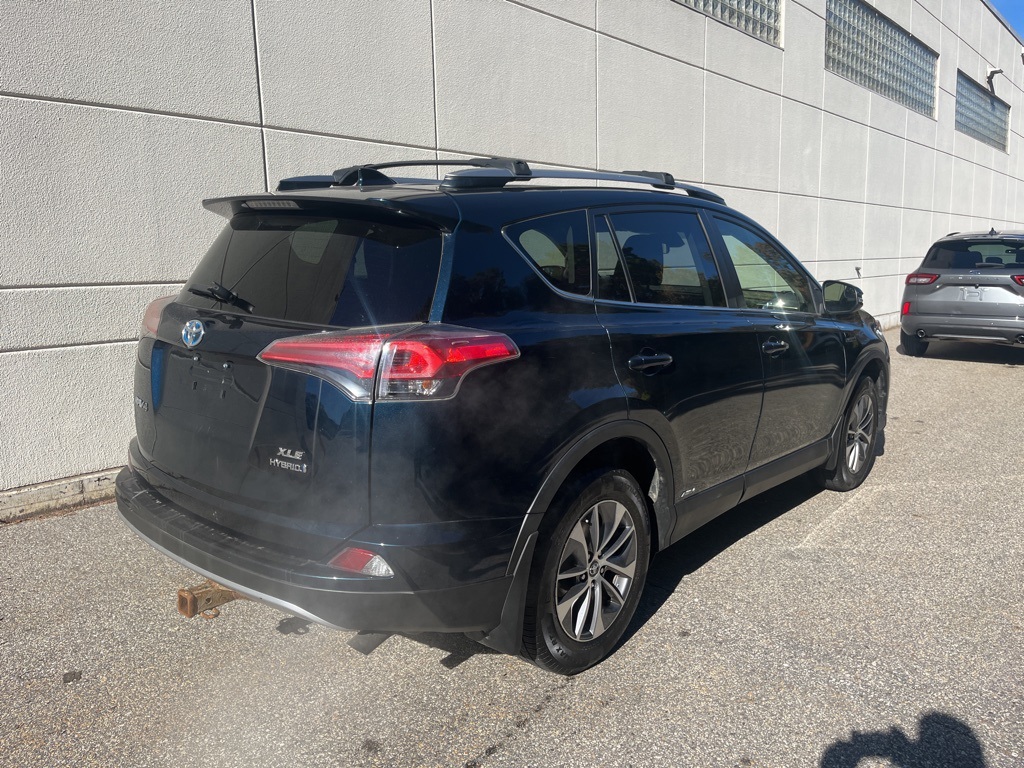 2018 Toyota RAV4 Hybrid XLE photo 3