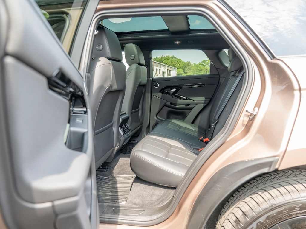 2024 Land Rover Range Rover Evoque S photo 30