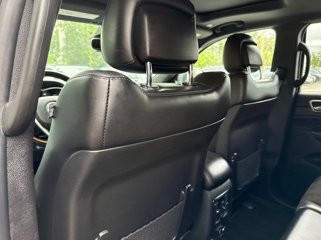 2019 Jeep Grand Cherokee Altitude photo 10