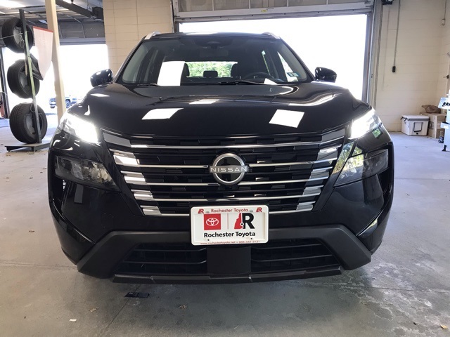 2024 Nissan Rogue SV photo 8