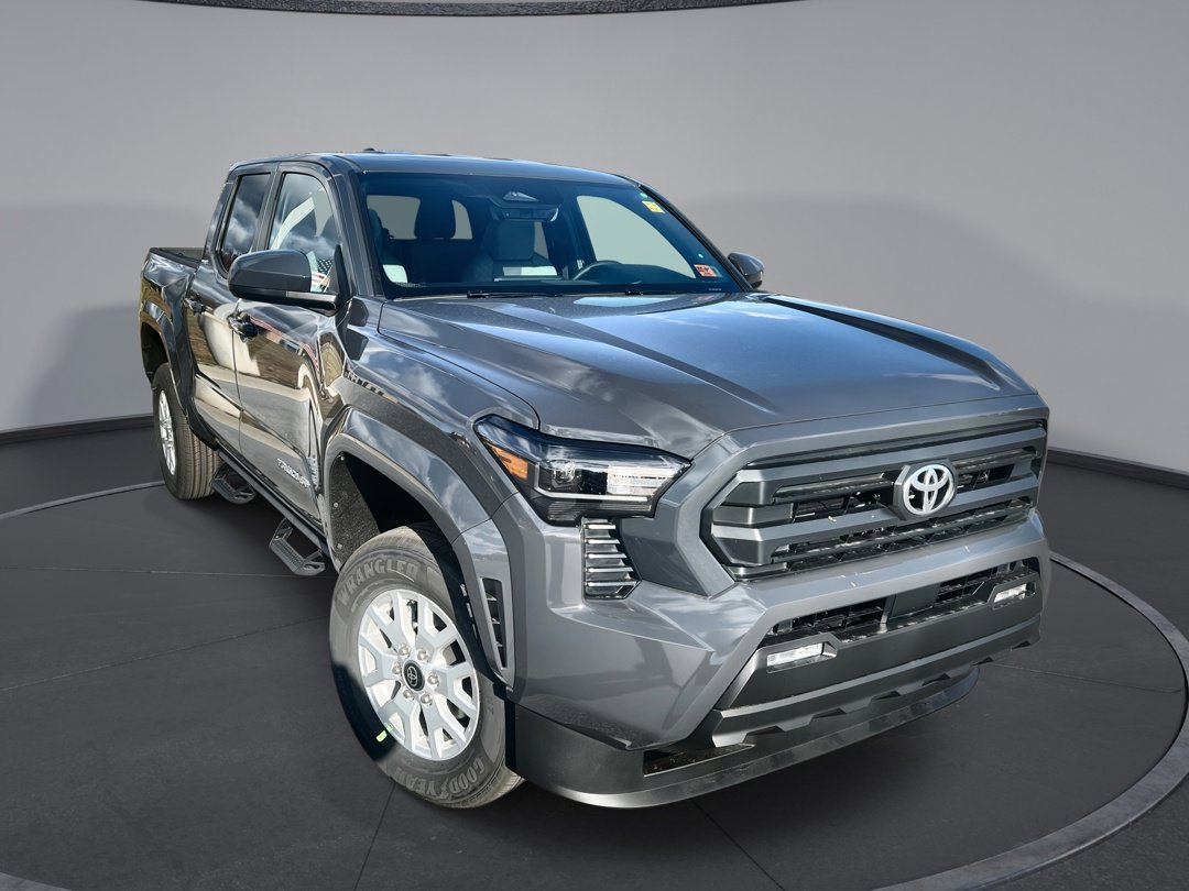 2025 Toyota Tacoma SR5's photo