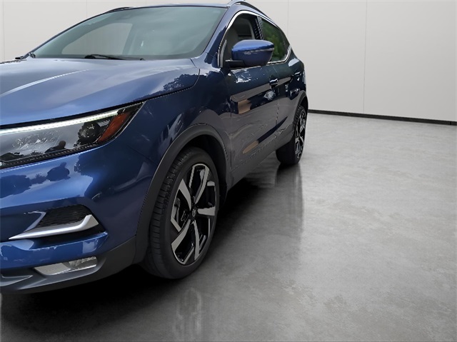 2021 Nissan Rogue Sport SL photo 2