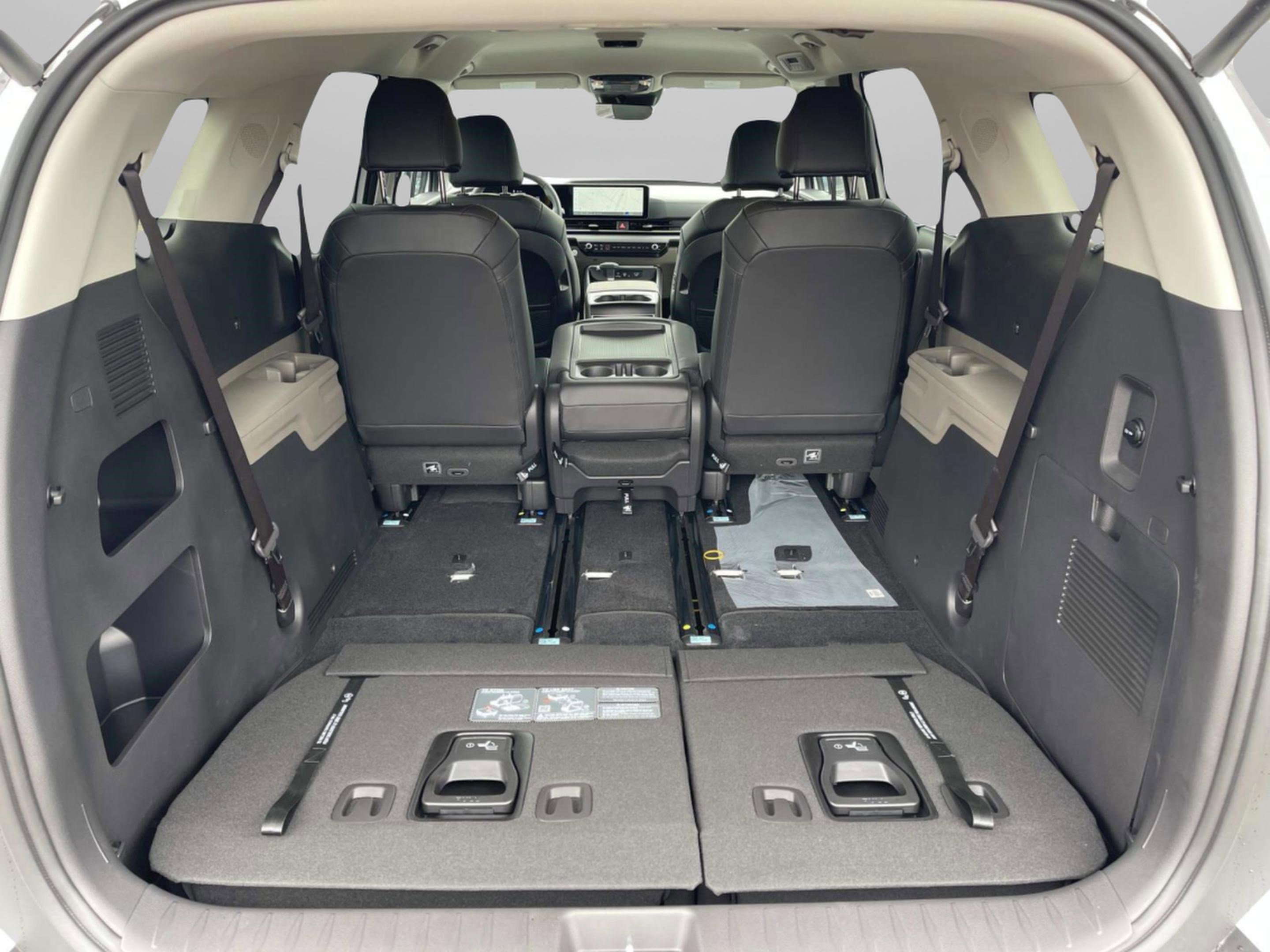 2026 Kia Carnival EX photo 11