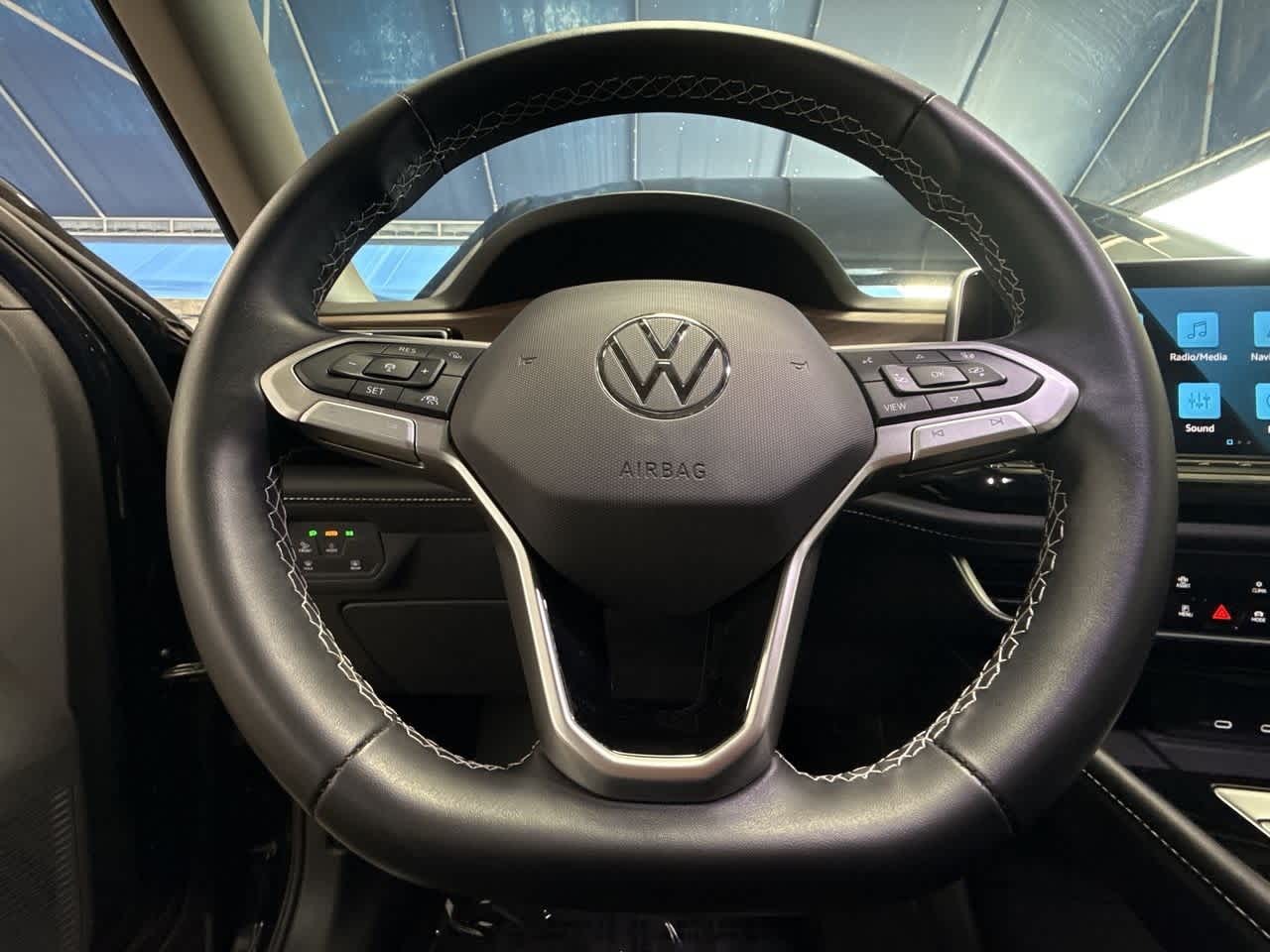 2024 Volkswagen Atlas SE Technology photo 12