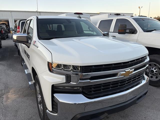 2021 Chevrolet Silverado 1500 LT photo 2