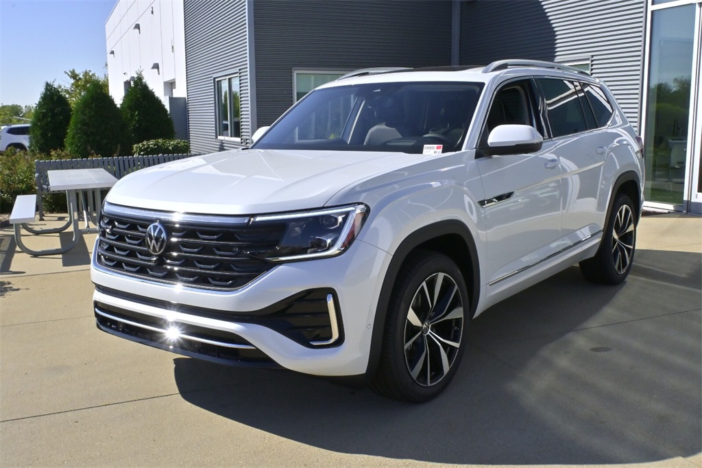 2026 Volkswagen Atlas SEL Premium R-Line photo 8