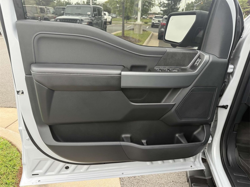 2025 Ford F-150 XLT photo 23