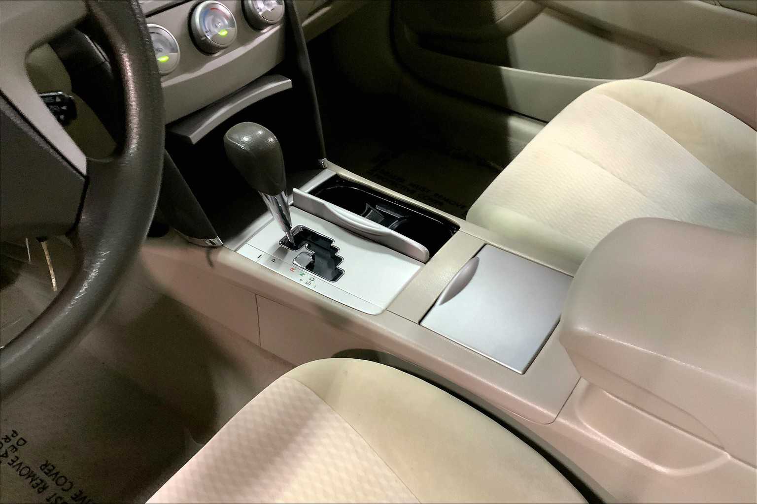 2011 Toyota Camry LE photo 15