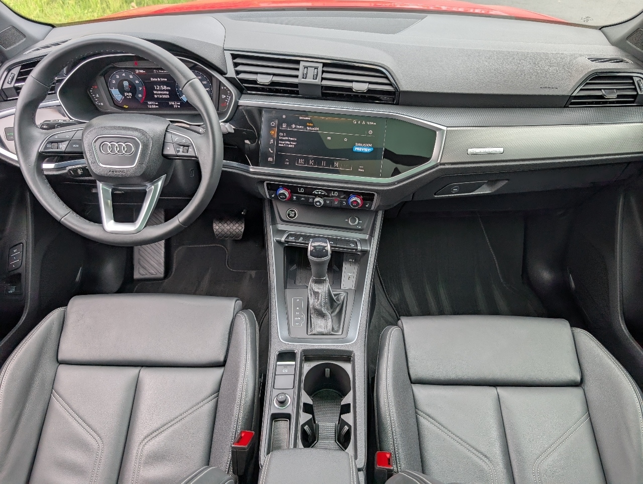 2025 Audi Q3 S line Premium photo 4