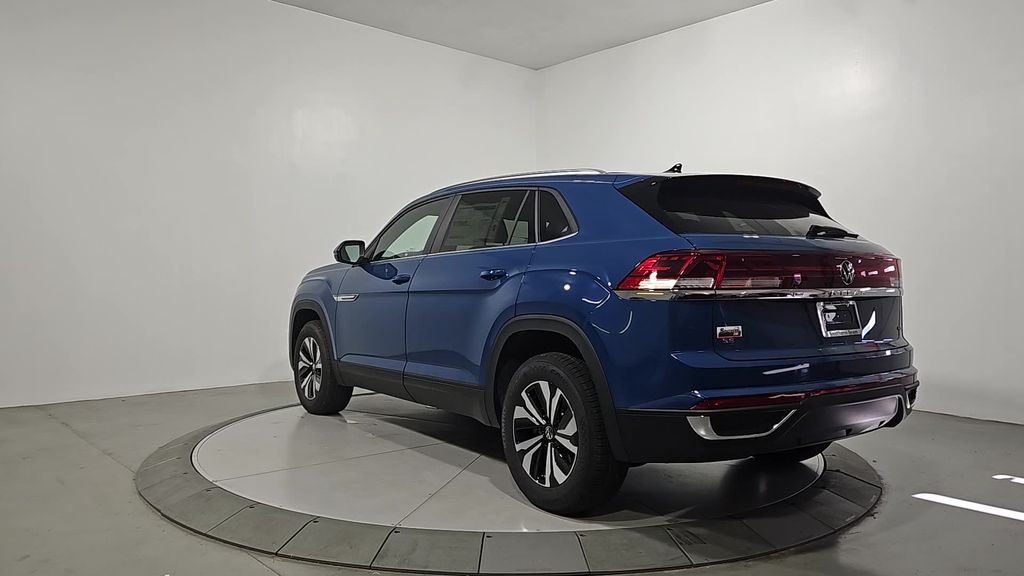 2025 Volkswagen Atlas Cross Sport SE photo 3