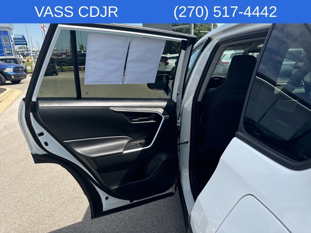 2024 Toyota RAV4 LE photo 18