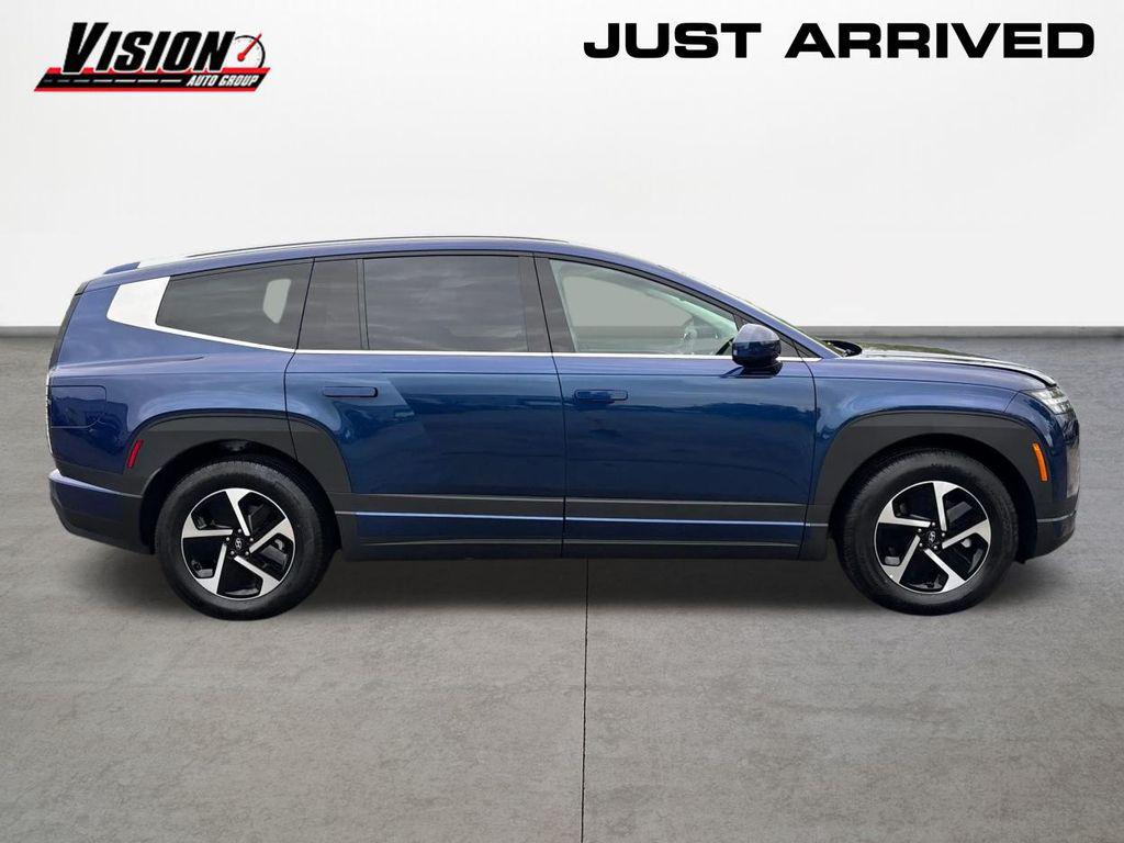 2026 Hyundai Ioniq SE photo 4