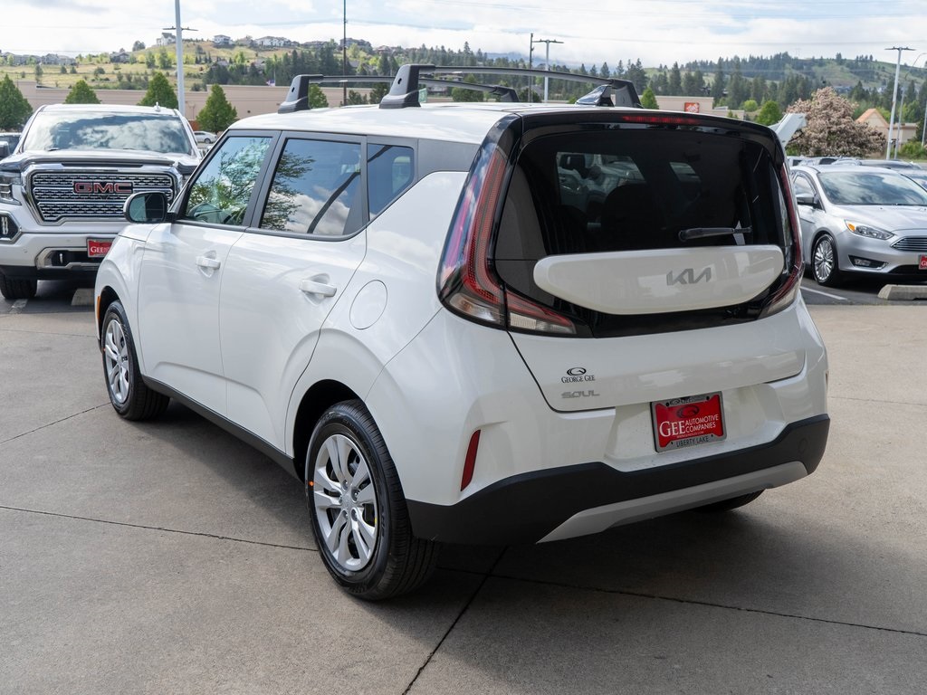 2025 Kia Soul LX photo 3
