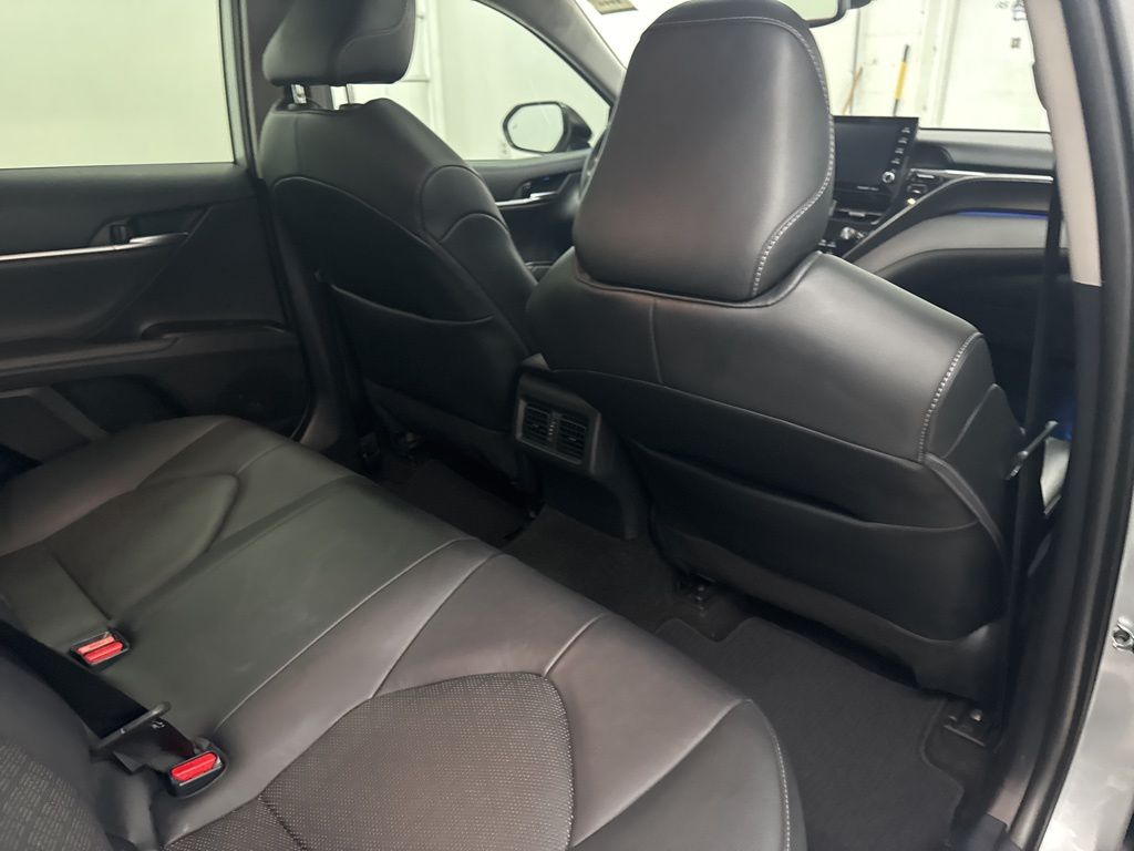 2022 Toyota Camry Hybrid XSE photo 19