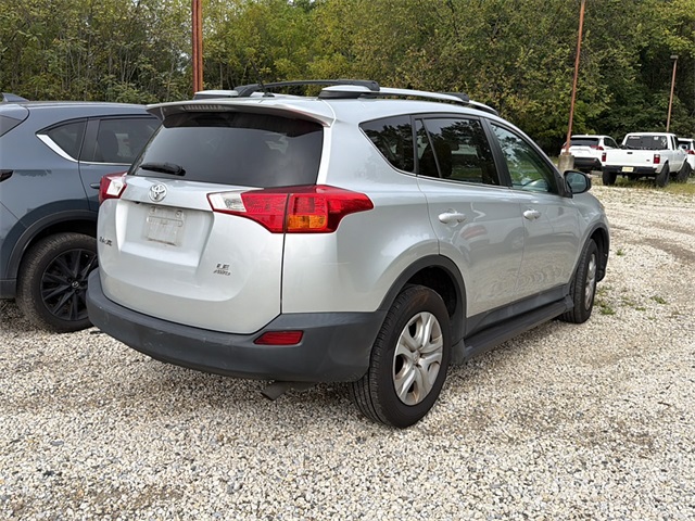 2013 Toyota RAV4 LE photo 3