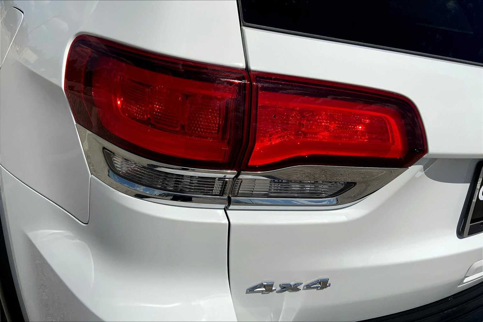2020 Jeep Grand Cherokee Limited photo 24