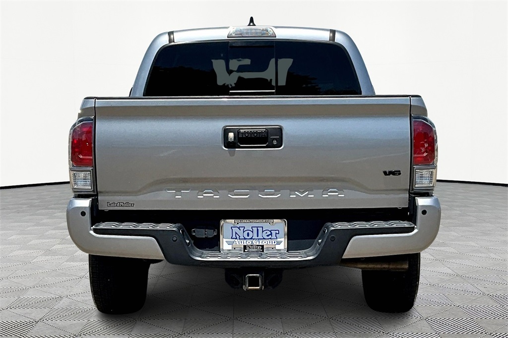 2020 Toyota Tacoma TRD Sport photo 4