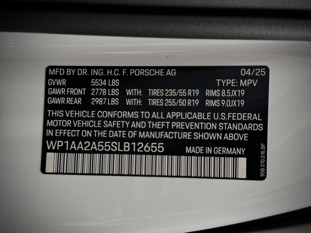 2025 Porsche Macan T photo 31