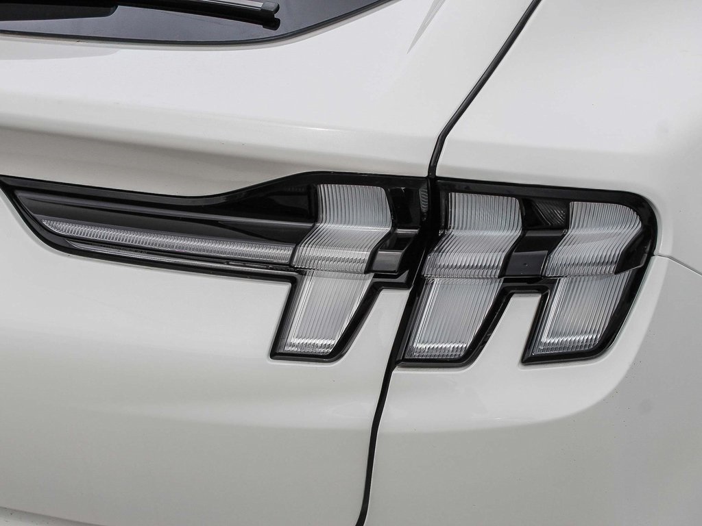 2025 Ford Mustang Mach-E Premium photo 10