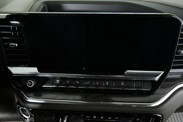 2025 Chevrolet Silverado 2500HD LTZ photo 3