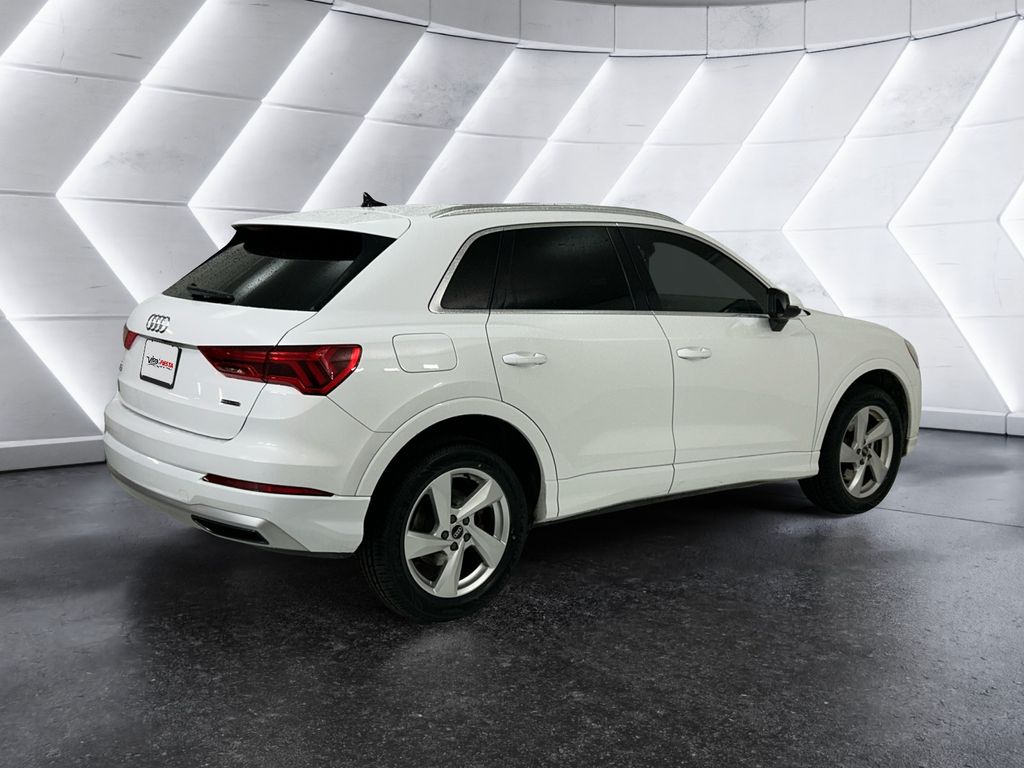 2021 Audi Q3 40 TFSI Premium photo 4