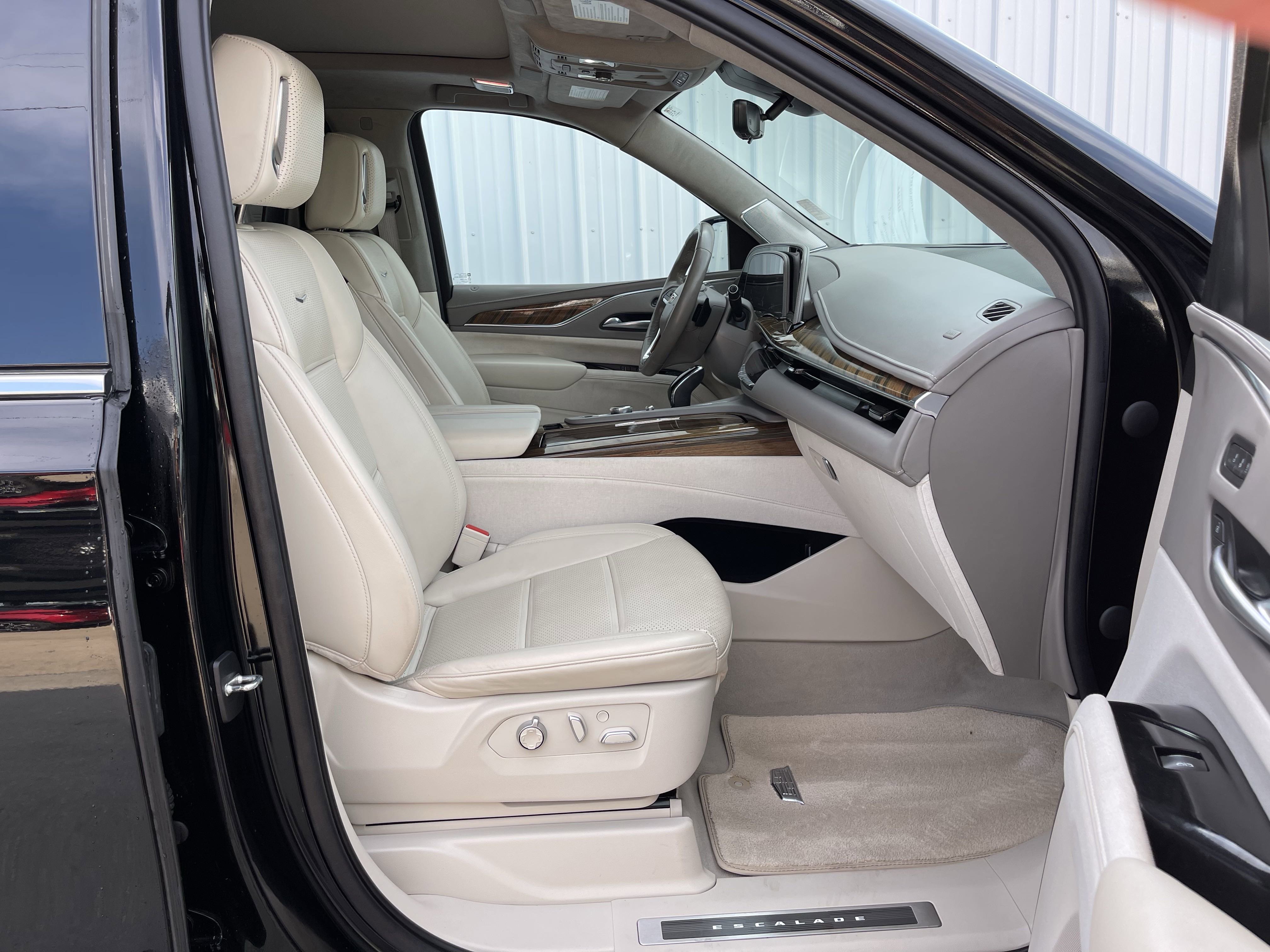 2021 Cadillac Escalade ESV Premium Luxury Platinum photo 3