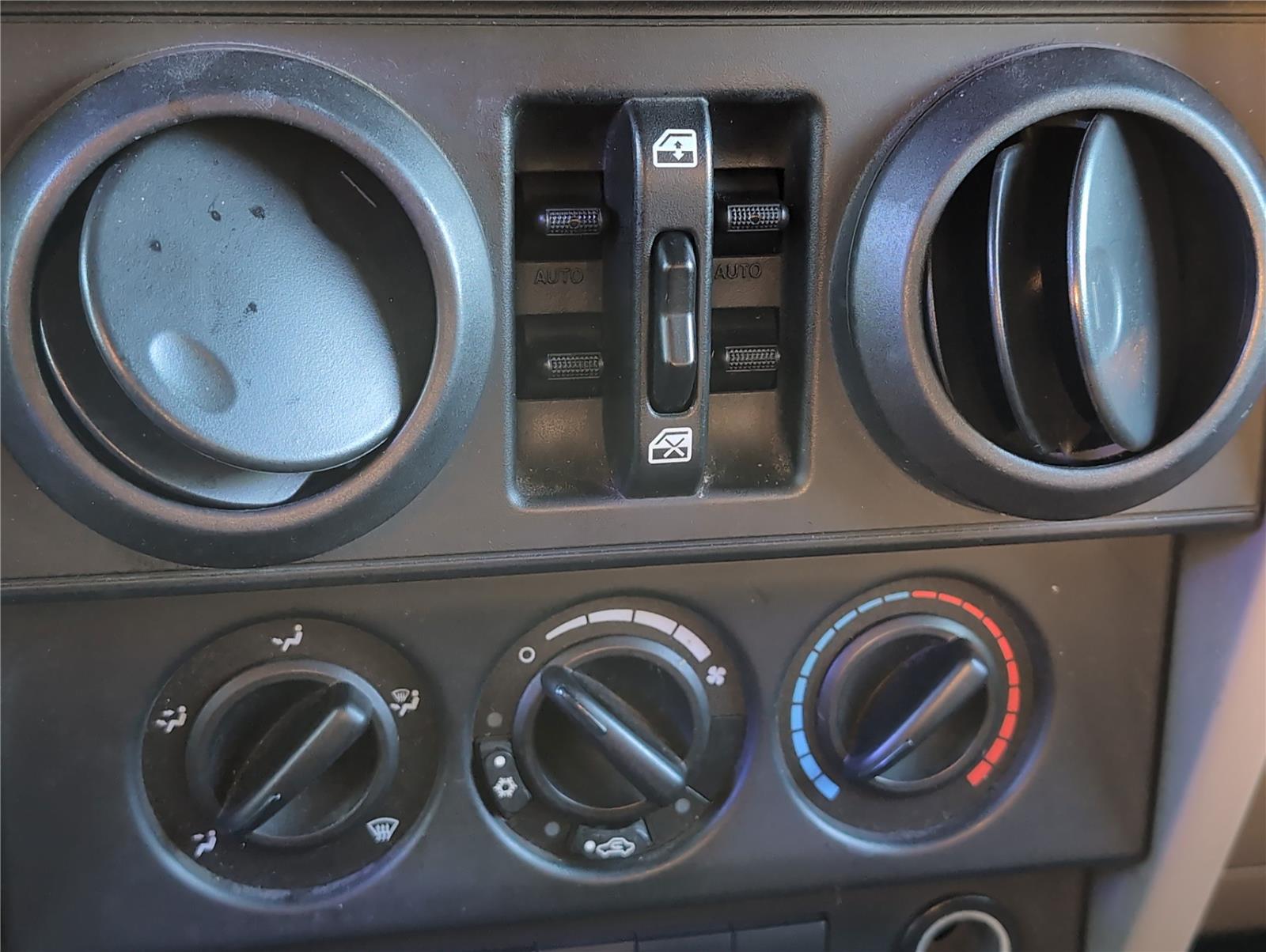 2008 Jeep Wrangler Unlimited X photo 13