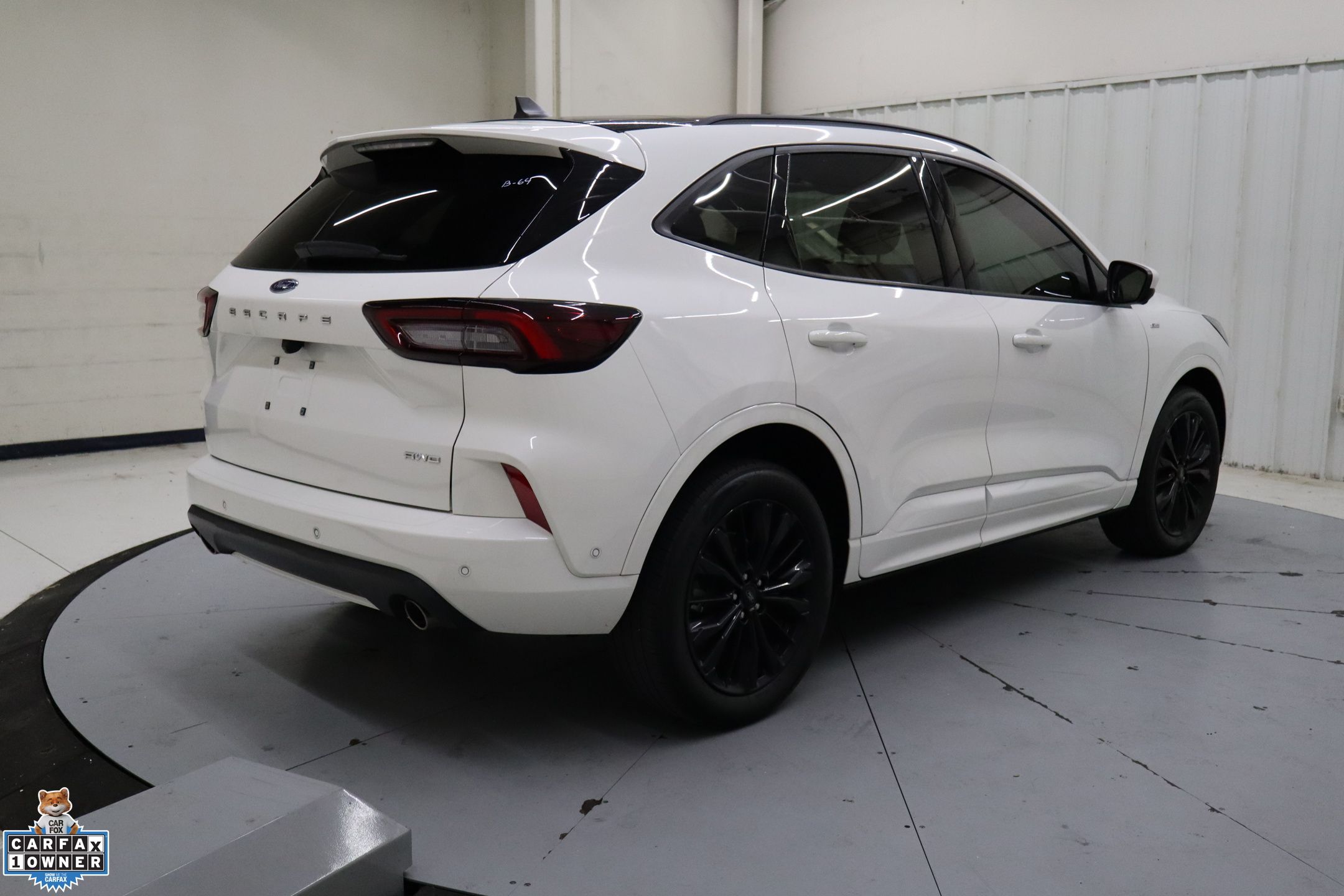 2023 Ford Escape ST-Line Elite photo 3