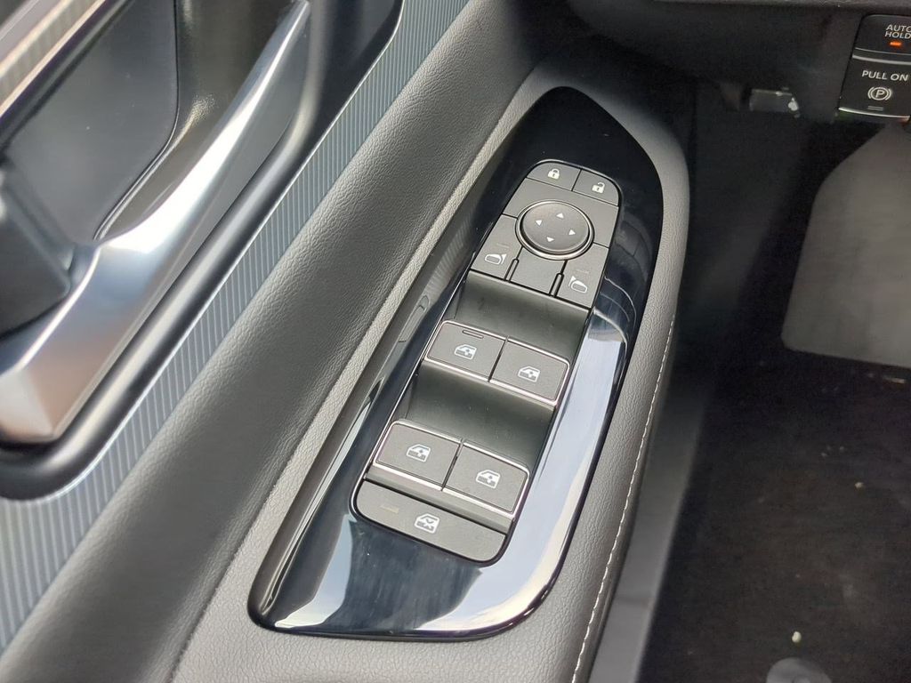 2025 Nissan Murano SL photo 23