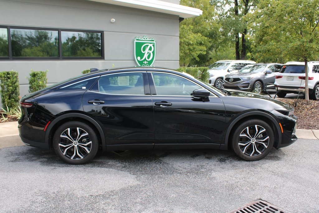 2023 Toyota Crown Limited photo 2