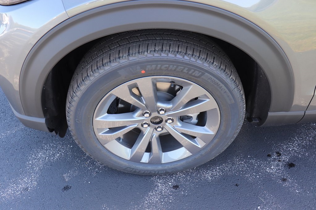 2026 Ford Explorer photo 4