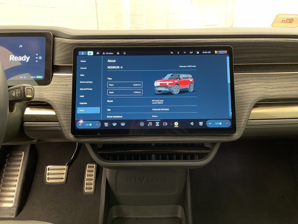 2024 Rivian R1S Launch Edition photo 13