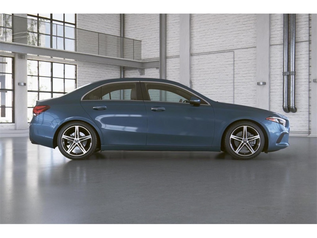 2022 Mercedes Benz A 220 4MATIC photo 2