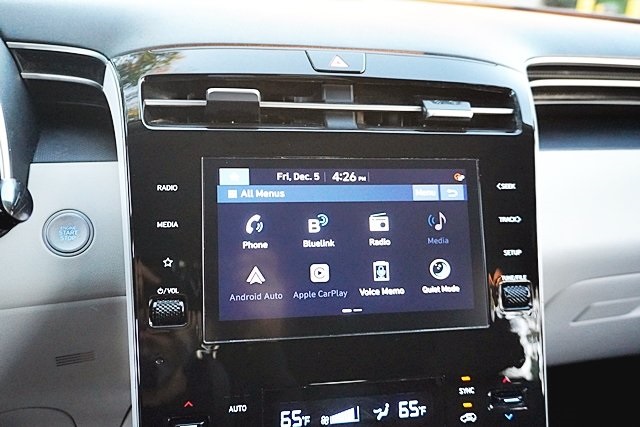 Used 2024 Gray Hyundai SEL image 25