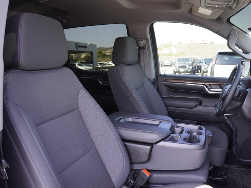 2024 Chevrolet Silverado 1500 LT photo 23