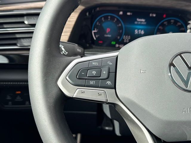 2025 Volkswagen Atlas SEL Premium R-Line photo 16