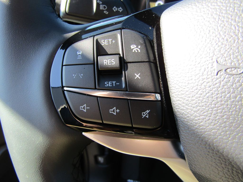 2025 Ford Explorer Platinum photo 18