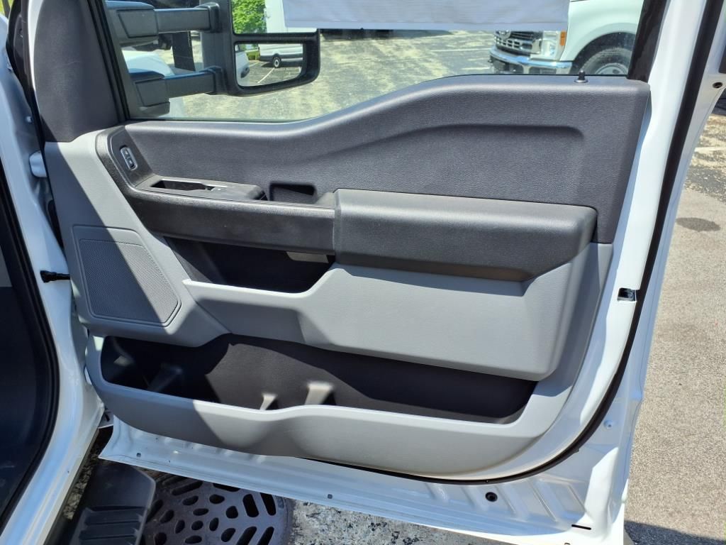 2024 Ford F-350 XL photo 11
