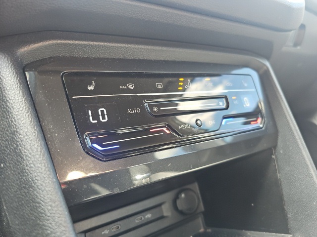 2022 Volkswagen Tiguan SE photo 13