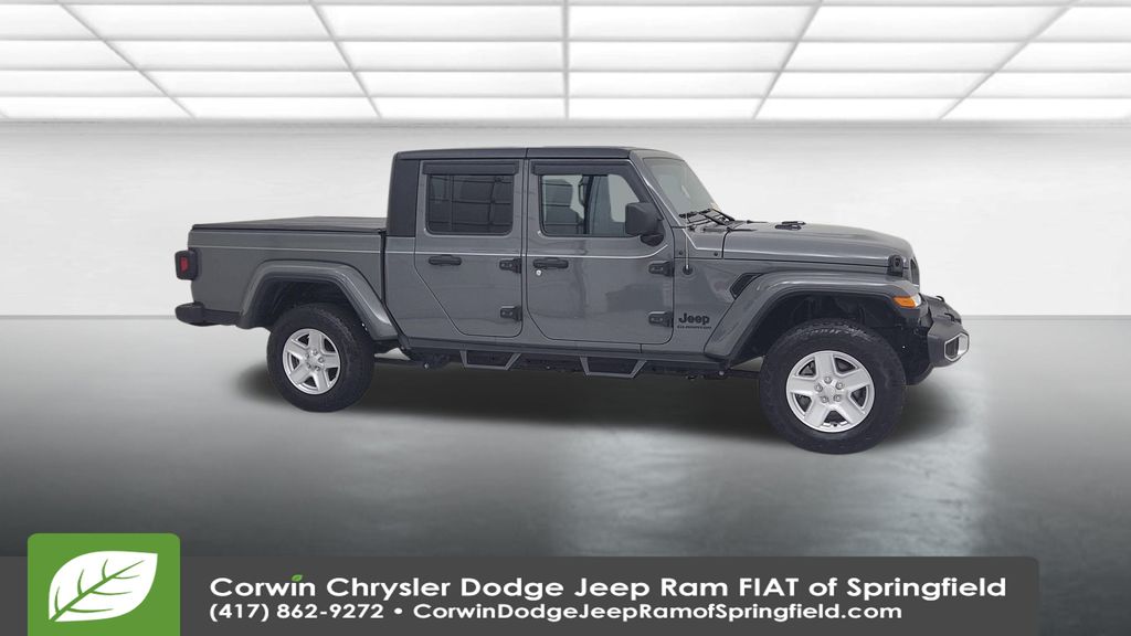 2021 Jeep Gladiator Sport photo 3