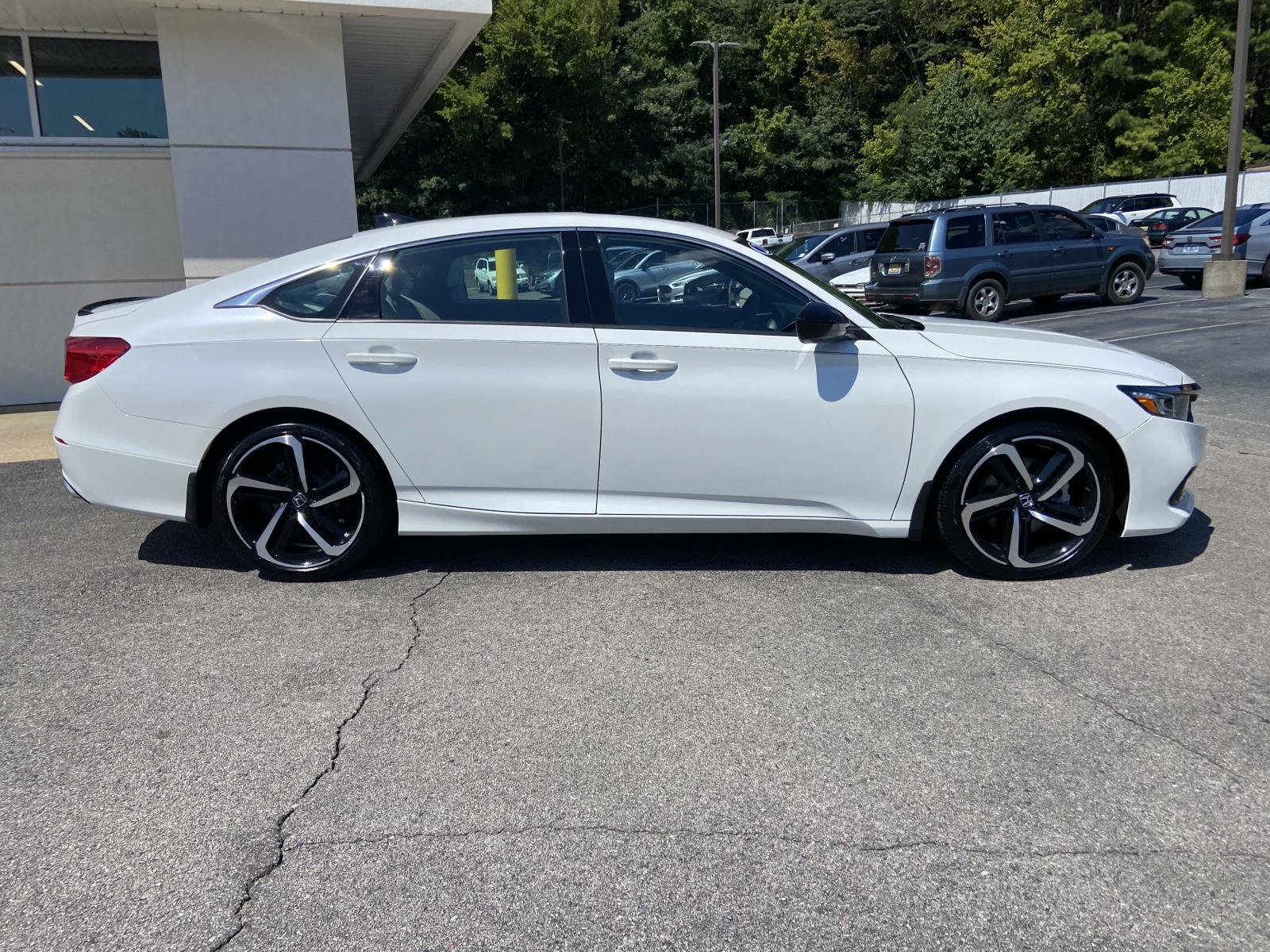 Used 2022 Honda Accord Sport with VIN 1HGCV2F32NA017087 for sale in Northfield, Minnesota