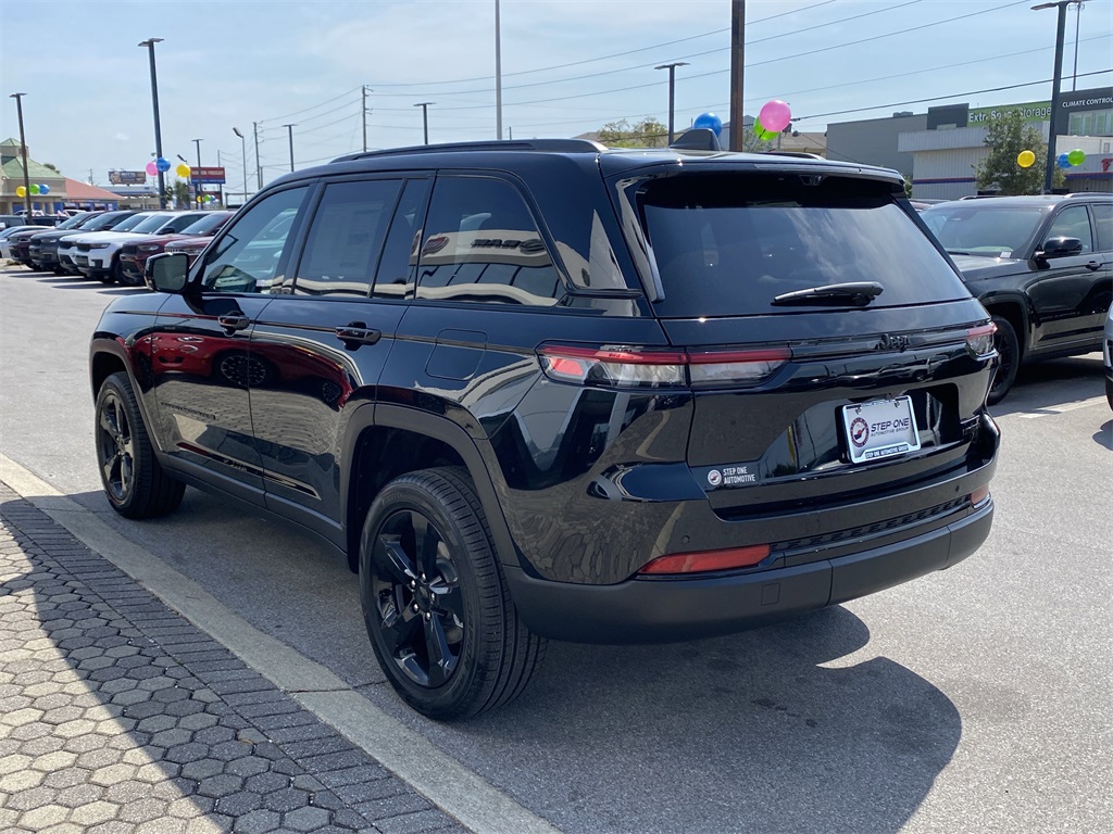 2025 Jeep Grand Cherokee Limited photo 7