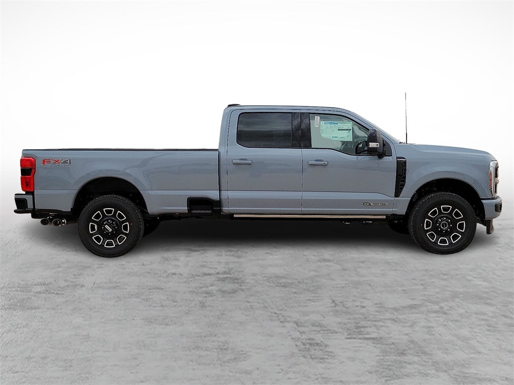 2025 Ford F-350 photo 12