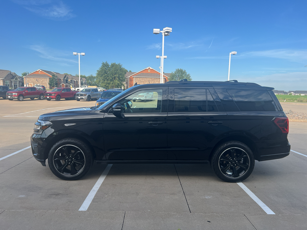 2022 Ford Expedition Limited photo 4
