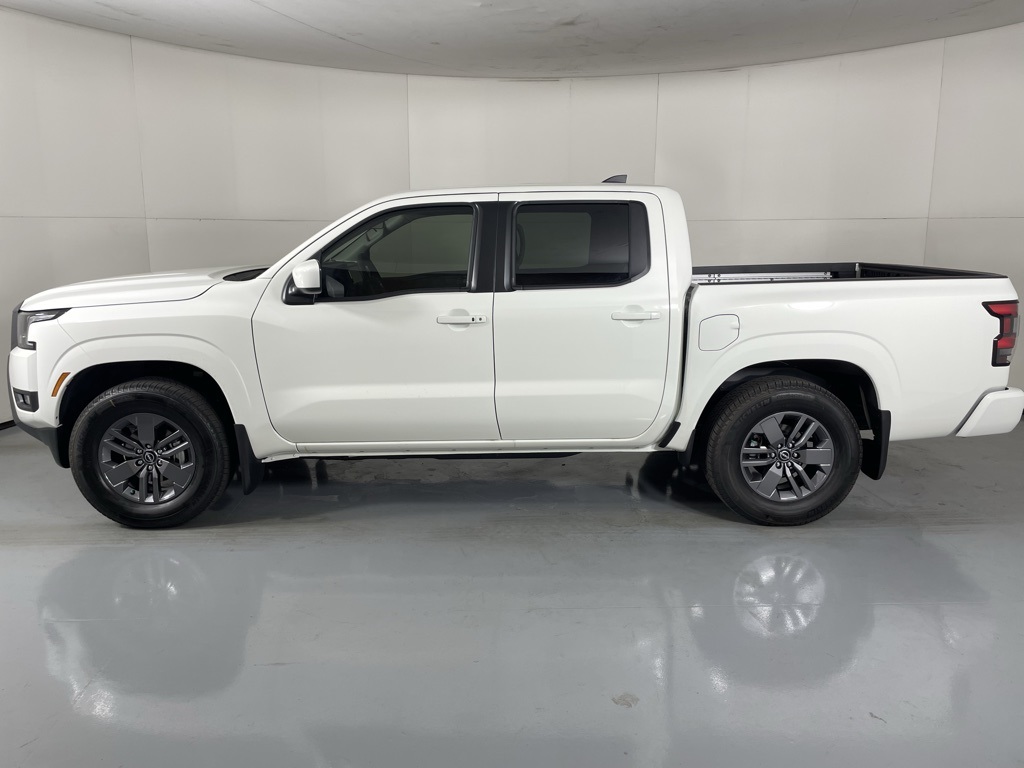 2025 Nissan Frontier Crew Cab SV photo 4