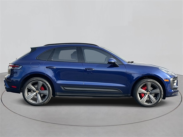 2023 Porsche Macan Base photo 4