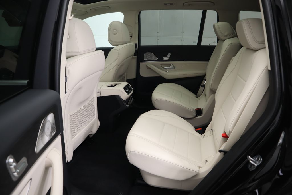 2025 Mercedes Benz GLS 450 4MATIC photo 20