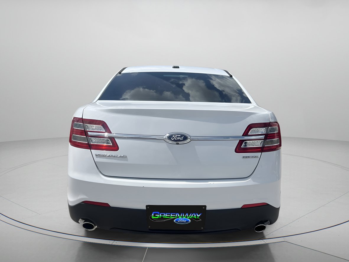 2018 Ford Taurus SE photo 3